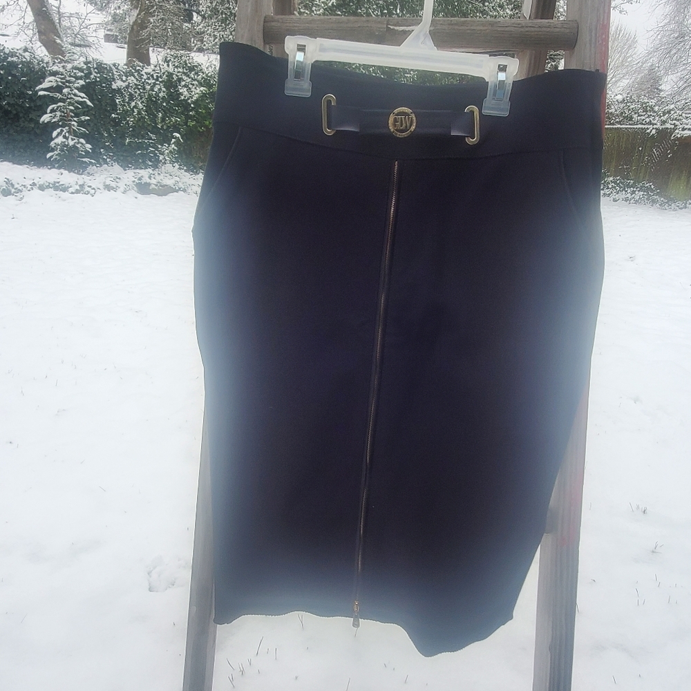 ellegant dark navy zip skirt Glow collection